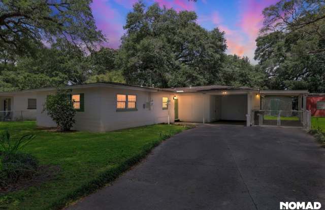 Charming 3BR House in Pensacola photos photos