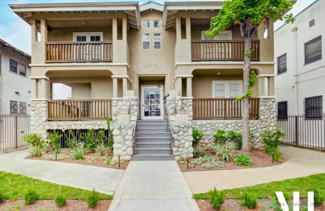 Portland Place: 2370 Portland Street - Three Bedrooms Near USC! photos photos