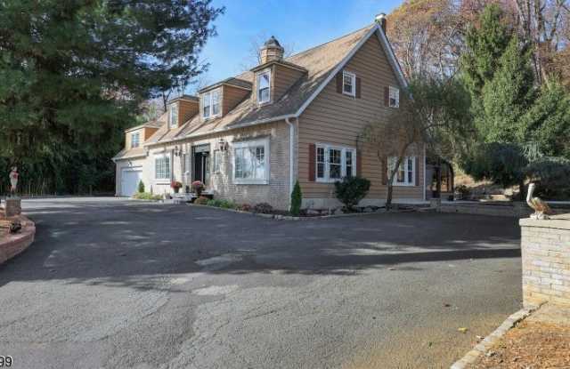 89 East Dr Gallery 1