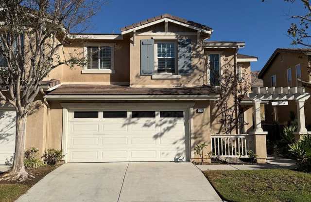 Spacious Canterbury Townhome close to all Gallery 1