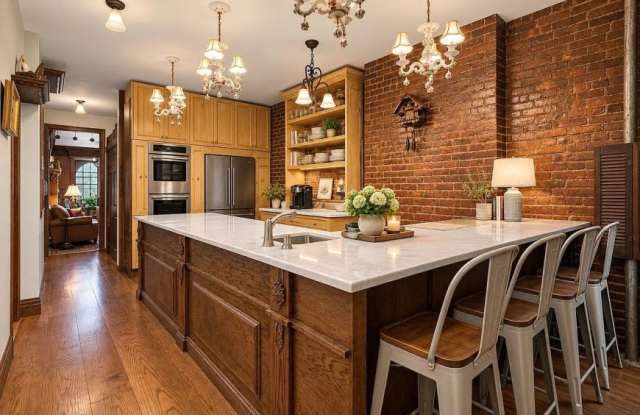 169 West 83rd Street Gallery 1