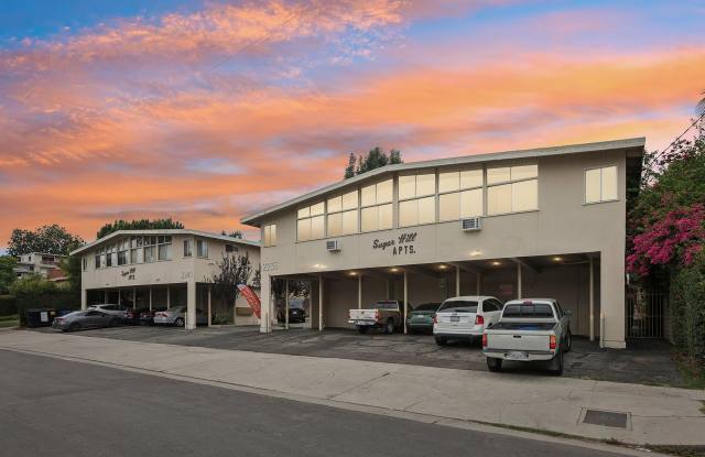 Quiet Jefferson Park Apartments – Spacious, Secure  Centrally Located photos photos