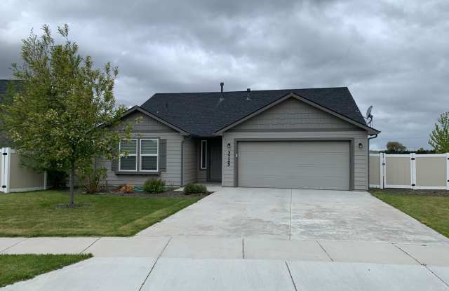 Newer single family home in Nampa!!! - 3725 South Windy Ridge Drive, Nampa, ID 83686