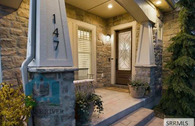 147 Casa Drive Gallery 3