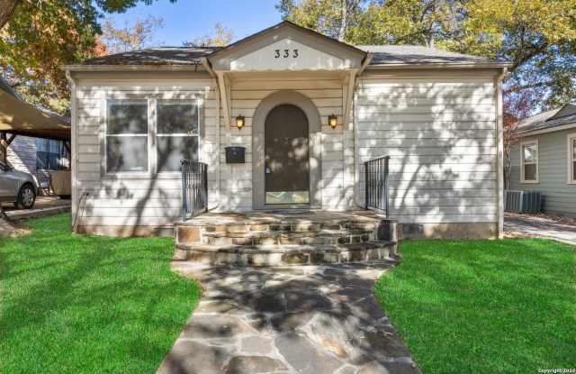 333 Redwood Gallery 4