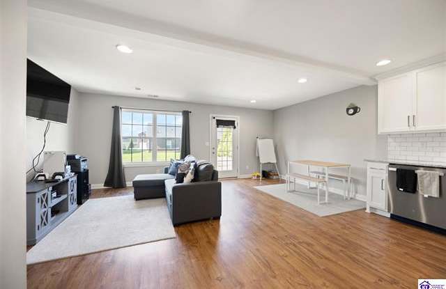 113 Graystone Court Gallery 4