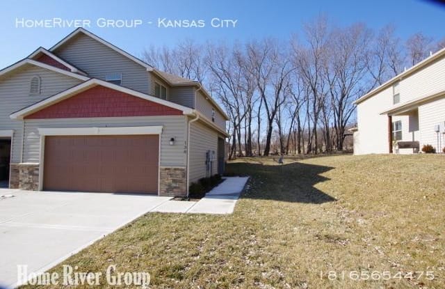 134 Roller Ct - 134 Roller Ct, Tracy, MO 64079
