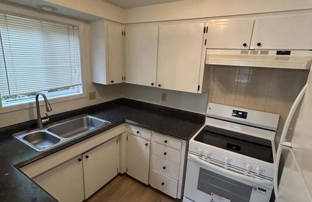 Newly Renovated 2 bed 1 bath in heart of McMinnville Gallery 4