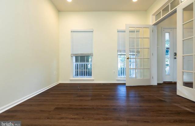 18405 CARVED STONE Court Gallery 4