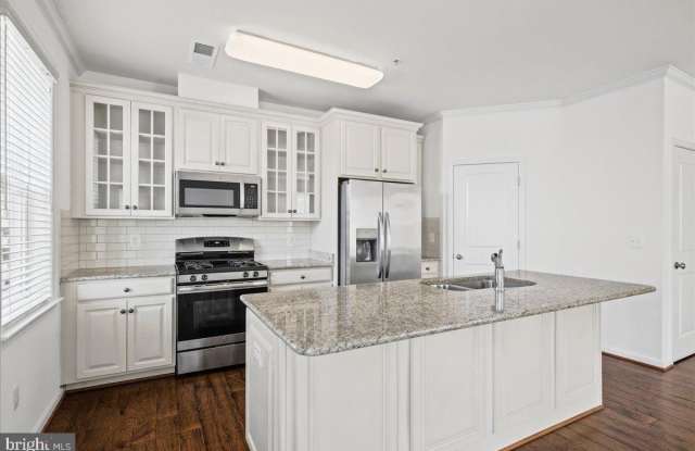24584 ROSEBAY Terrace Gallery 2