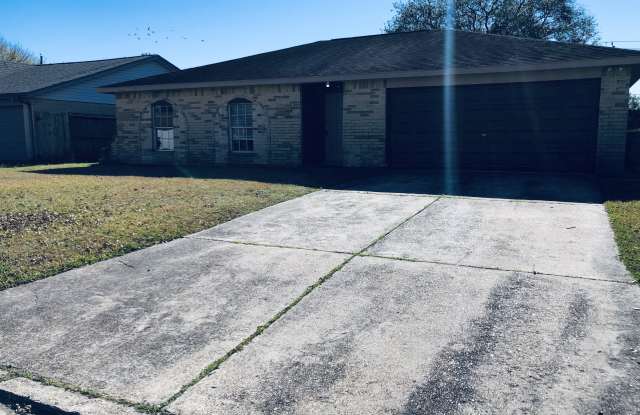 9804 Robin St - 9804 Robin Street, La Porte, TX 77571