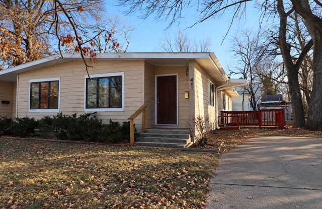 Spacious Duplex for Rent Gallery 1