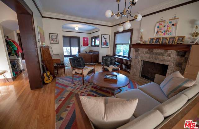 1808 BUCKINGHAM Road Gallery 4