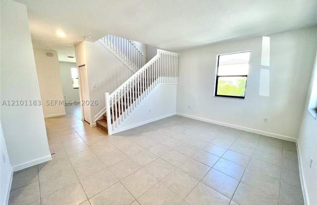 12903 SW 229th Ter Gallery 3