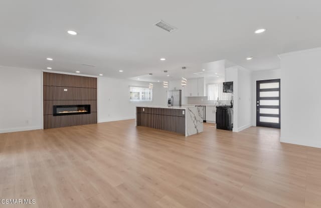 9800 Geyser Avenue photos photos
