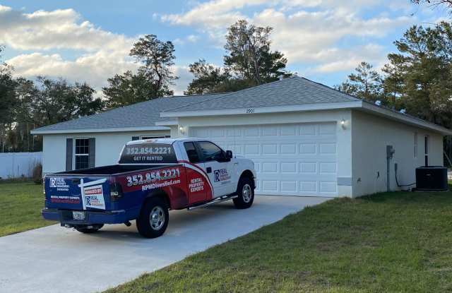 Desirable SW Ocala Neighborhood 3/2/2 **WON'T LAST** Gallery 4