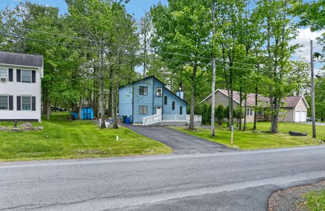 3335 Woodland Drive Gallery 2