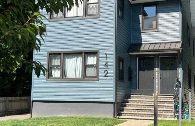 142 Maple Ave Gallery 1