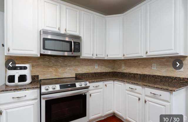 Room in 5 Bedroom Home at Delamere Ln photos photos