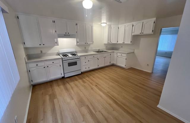 B- 5-Unit 8748-8754 1/2 Cedar Street Gallery 1