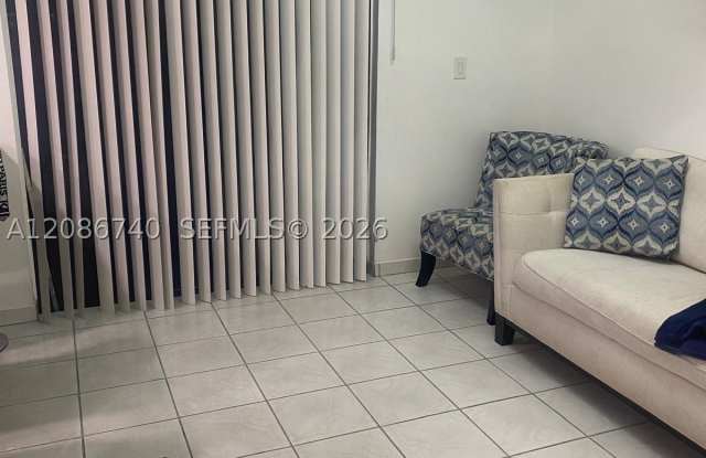 5209 W 24th Ct Gallery 4