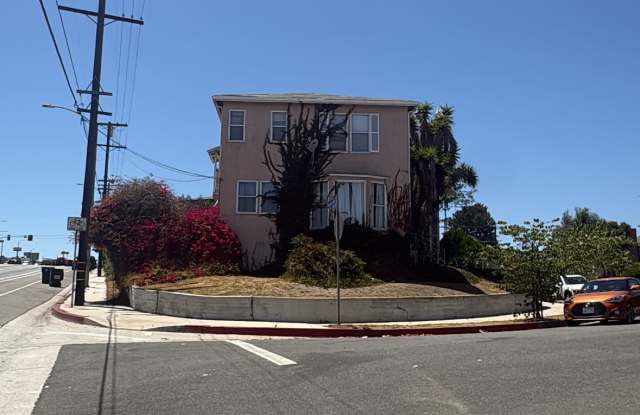 5631 Edgemar Avenue Gallery 1