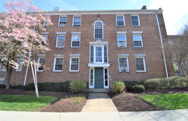 Top Floor Unit in Cleveland Park! photos photos