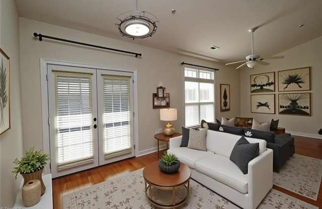 100 Sunset Circle Gallery 3
