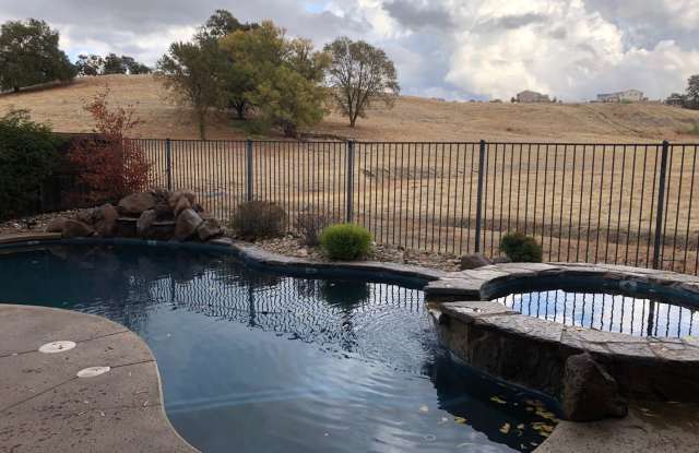 2884 FOX DEN CIRCLE Gallery 3