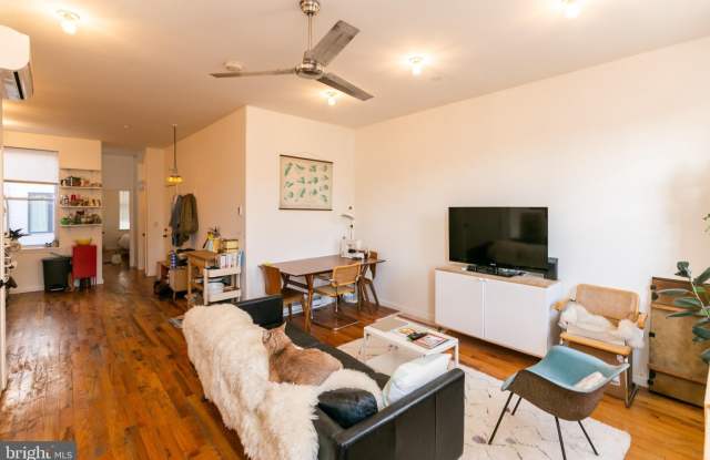 2106 E YORK Street unit: 2 Gallery 4