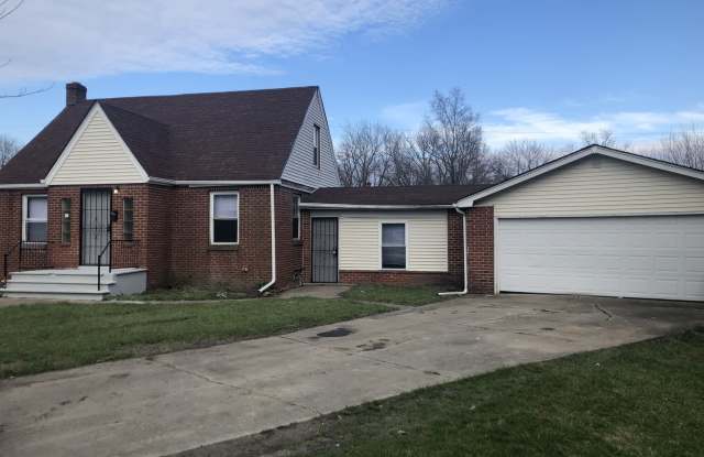 HUGE 3 BEDROOM AND ATTACHED 2 CAR GARAGE photos photos