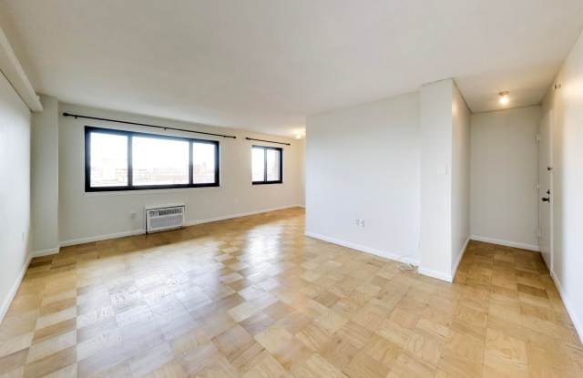 Amazing Location - 1Bed/1Bath Condo - Assigned Parking Gallery 3