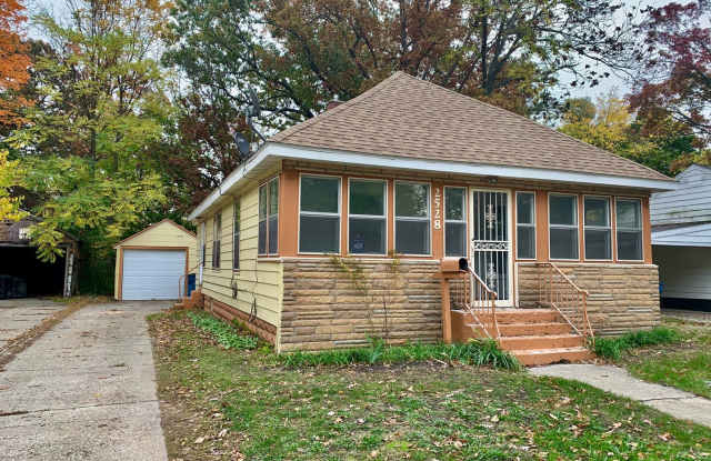 Two Bedroom Home in Muskegon Heights - 2528 Hoyt Street, Muskegon Heights, MI 49444