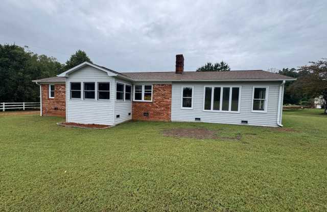 Spacious 3 Bedroom 2 Bathroom House in Winston-Salem! Gallery 3