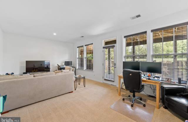 43122 SHADOW Terrace Gallery 4