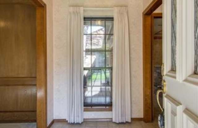2622 Briarwood Drive Gallery 4