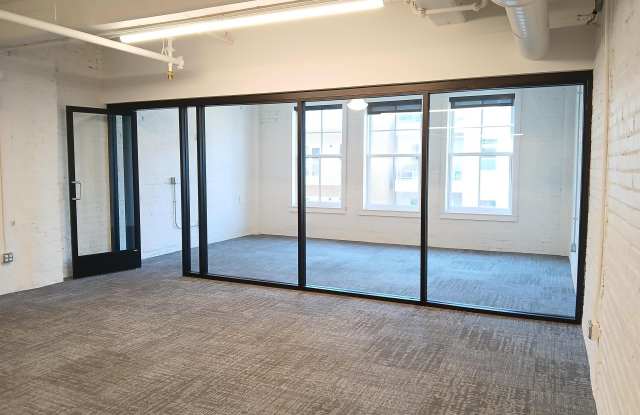 116 W Columbia Street Gallery 4