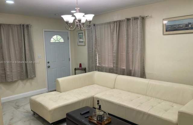 457 NE 140th St photos photos