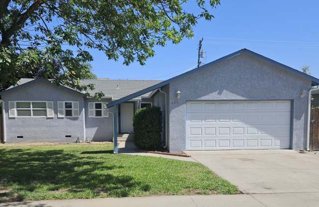 Charming 3 Bedroom, 2 Bath Home w/Large Backyard photos photos