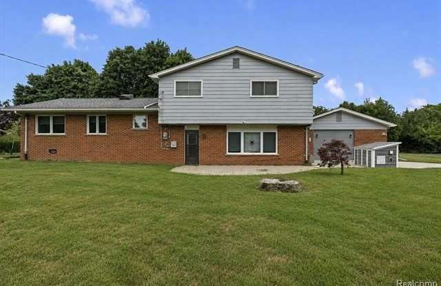 4753 QUARTON Road Gallery 2