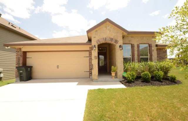 Viewable October 18th! Small Pets Accepted! photos photos