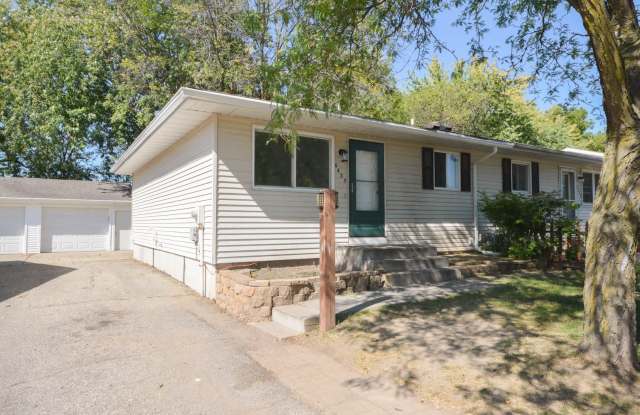 Great NW twin home with many updates throughout! - 4425 22nd Avenue Northwest, Rochester, MN 55901