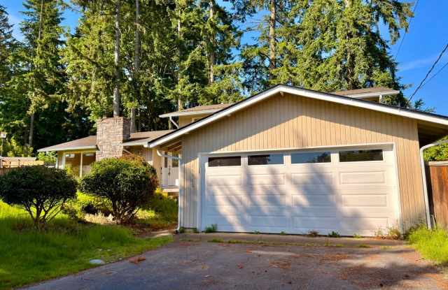 Spacious 4BD/3BA Bellevue Home with Private Backyard & Garage photos photos