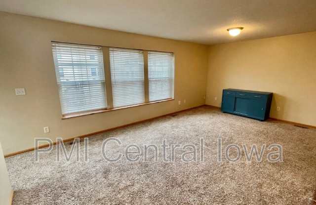 1262 SE Village View Ln Gallery 3