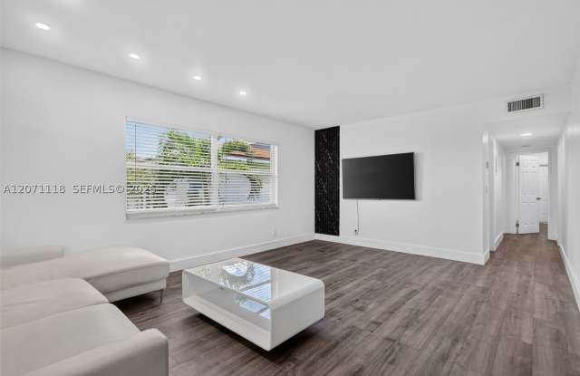 2100 Diana Dr Gallery 2