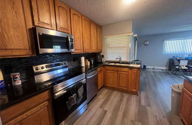 7975 NW 8th Street, Margate, FL 33063 photos photos
