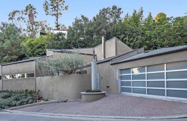 3239 LEDGEWOOD Drive Gallery 3