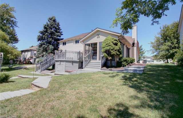 17639 Lexington Lane Gallery 4