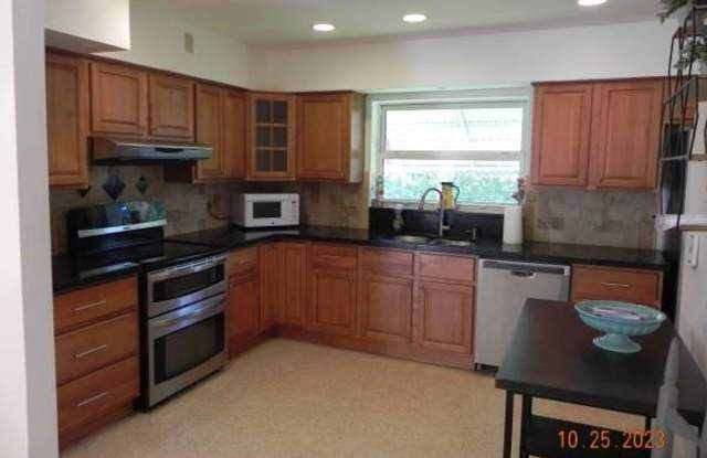 819 N Highland Drive, Hollywood, FL 33021 photos photos