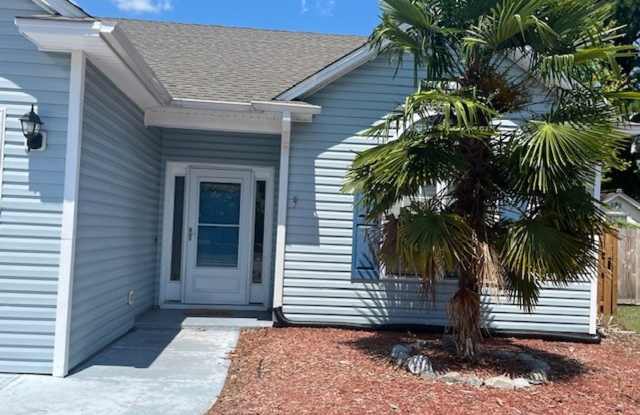 Charming 1-bedroom, 1-bath apartment in Wilmington, NC offering convenient living with UTILITIES INCLUDED Gallery 1
